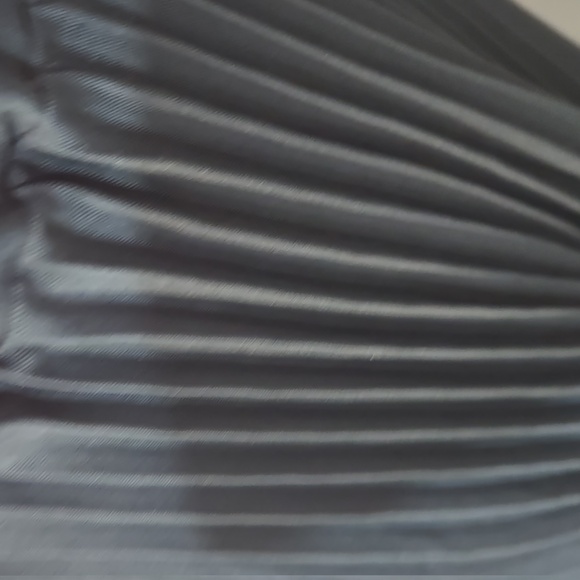 Hunter green skirt - Picture 2 of 3